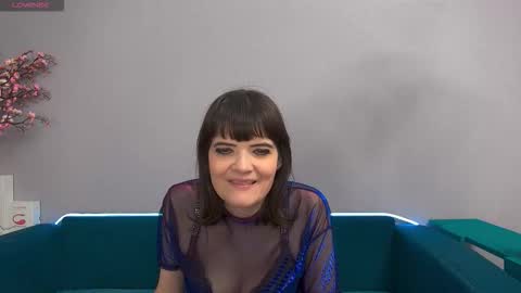 Snapshot of feelsgoodwoman chatting on 10/05/25, 11:13 Laura online show from 10/05/25, 11:13