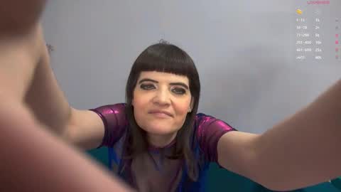 Snapshot of feelsgoodwoman chatting on 11/01/25, 09:28 Laura online show from 11/01/25, 09:28