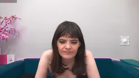 Laura online show from 04/28/26, 03:11
