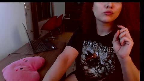 Snapshot of feet_diane chatting on 12/16/25, 09:53 Diane New profile online show from 12/16/25, 09:53