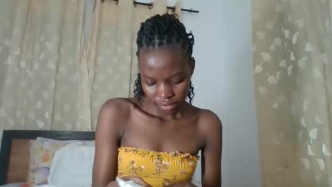 feetlovely507541 online show from 05/19/26, 07:53