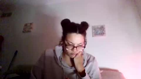 Snapshot of feetnymph chatting on 11/18/25, 02:28 Soley online show from 11/18/25, 02:28