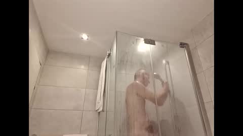 Max online show from 11/05/25, 07:03