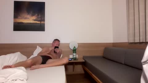 Max online show from 11/10/25, 07:24