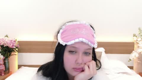 Felicia Herceg online show from 10/22/25, 09:20