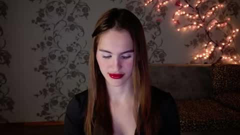 Snapshot of felicia_lav chatting on 05/31/26, 06:20 Frida online show from 05/31/26, 06:20