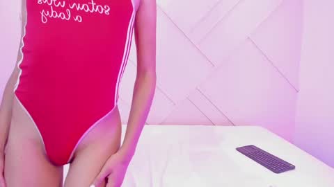 felicia_whitee online show from 10/28/25, 02:20