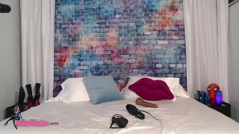 Felicia Hardon online show from 05/06/26, 09:20
