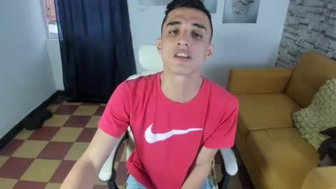 Snapshot of felipe_colinss chatting on 04/13/26, 12:32 felipe colinss online show from 04/13/26, 12:32