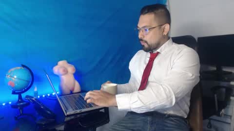 Snapshot of felipe_quiroz1 chatting on 09/10/25, 12:05 FELIPE QUIROZ online show from 09/10/25, 12:05