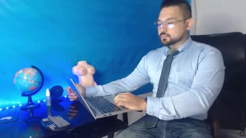 Snapshot of felipe_quiroz1 chatting on 09/11/25, 12:05 FELIPE QUIROZ online show from 09/11/25, 12:05