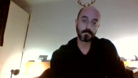 felipesmg2 online show from 05/17/26, 02:42