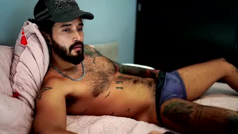 Snapshot of felix_candela chatting on 01/23/25, 05:52 Felix Candela online show from 01/23/25, 05:52