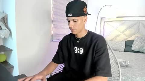 Felix online show from 10/28/25, 07:38