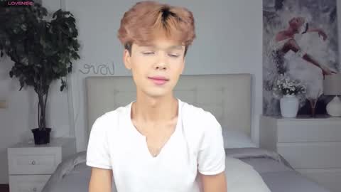 Felix online show from 09/21/25, 03:02