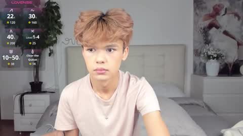 Felix online show from 09/28/25, 04:12