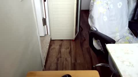Snapshot of felixlau chatting on 12/19/25, 03:35 felixlau online show from 12/19/25, 03:35