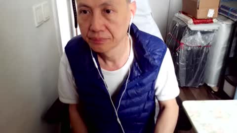 Snapshot of felixlau chatting on 12/20/25, 03:24 felixlau online show from 12/20/25, 03:24
