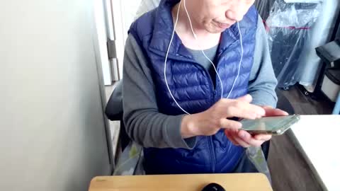 Snapshot of felixlau chatting on 01/09/26, 06:05 felixlau online show from 01/09/26, 06:05