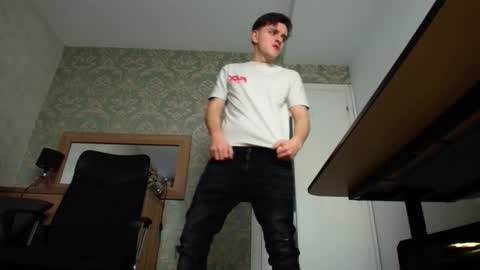 FelixStark online show from 10/31/25, 05:52