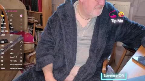 Snapshot of fellainsp8 chatting on 11/20/25, 07:52 Adam online show from 11/20/25, 07:52