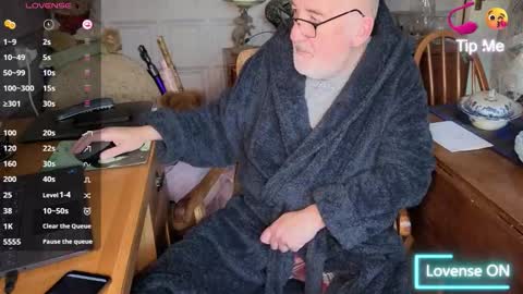 Snapshot of fellainsp8 chatting on 12/03/25, 08:12 Adam online show from 12/03/25, 08:12