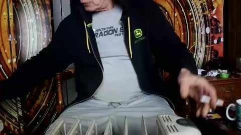 Snapshot of fellatioauto chatting on 02/12/25, 05:37 hungnsexy online show from 02/12/25, 05:37