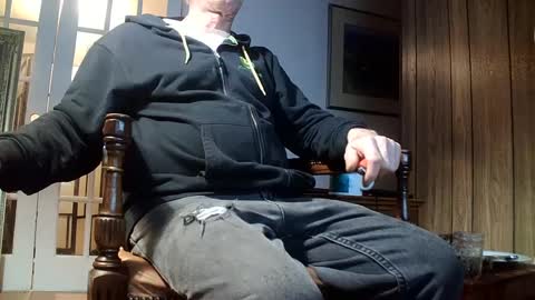 Snapshot of fellatioauto chatting on 02/17/25, 08:41 hungnsexy online show from 02/17/25, 08:41