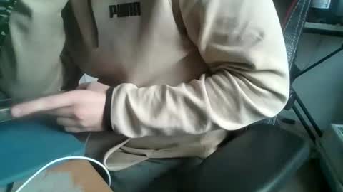 Snapshot of fem_alice_louis_dom chatting on 10/08/25, 10:02 fem_alice_louis_dom online show from 10/08/25, 10:02