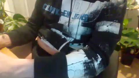 Snapshot of fem_alice_louis_dom chatting on 10/19/25, 01:17 fem_alice_louis_dom online show from 10/19/25, 01:17