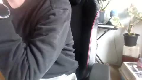 Snapshot of fem_alice_louis_dom chatting on 10/27/25, 11:58 fem_alice_louis_dom online show from 10/27/25, 11:58