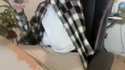 Snapshot of fem_alice_louis_dom chatting on 11/11/25, 06:52 fem_alice_louis_dom online show from 11/11/25, 06:52