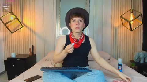 Femboy Max online show from 10/11/25, 12:58