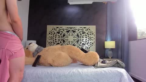 Femboy Max online show from 11/20/25, 12:05