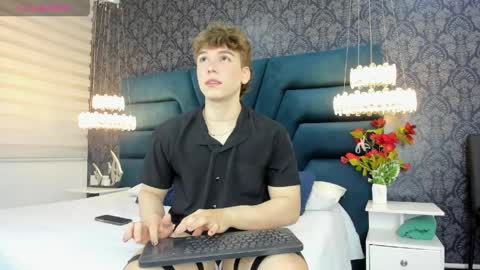 Femboy Max online show from 03/21/26, 11:48