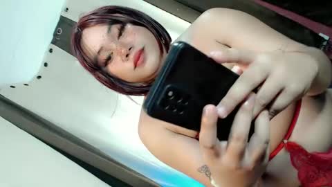 Snapshot of femboy_veronica chatting on 10/11/25, 04:12 femboy_veronica online show from 10/11/25, 04:12