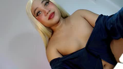 femboy_veronica online show from 05/11/26, 11:49