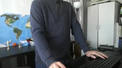 Snapshot of femdomsubby chatting on 12/04/24, 10:41 femdomsubby online show from 12/04/24, 10:41