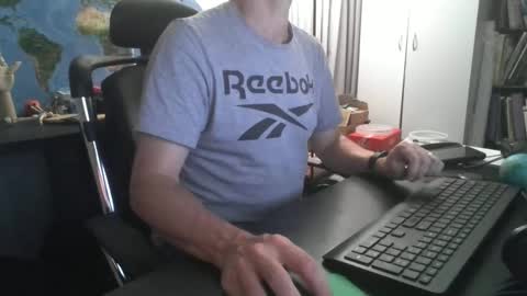 Snapshot of femdomsubby chatting on 12/15/24, 10:39 femdomsubby online show from 12/15/24, 10:39