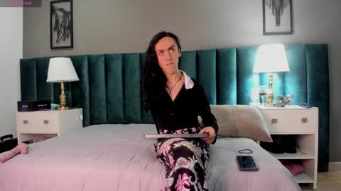 Snapshot of fenix_karoll chatting on 12/12/24, 08:03 Karol online show from 12/12/24, 08:03