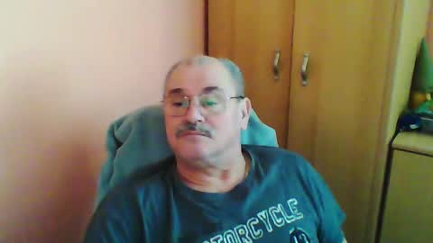 Snapshot of ferda5908736 chatting on 02/11/25, 08:15 ferda5908736 online show from 02/11/25, 08:15