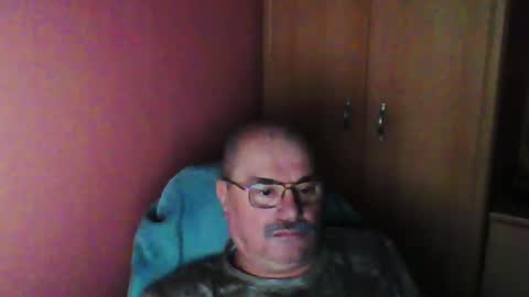 Snapshot of ferda5908736 chatting on 02/18/25, 05:20 ferda5908736 online show from 02/18/25, 05:20
