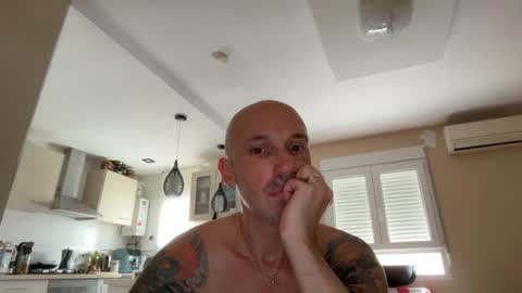 Snapshot of ferlucidaddy chatting on 06/18/26, 09:14 FerLuciDaddy online show from 06/18/26, 09:14