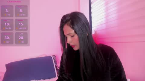 fernanda_liie_ online show from 06/11/26, 12:47