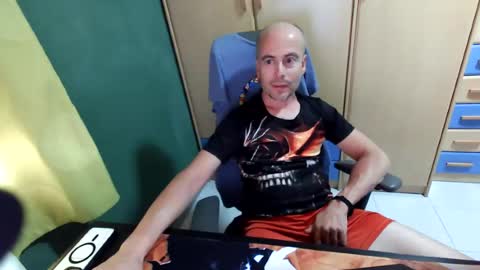 Snapshot of fernandez83 chatting on 06/12/26, 06:51 fernandez83 online show from 06/12/26, 06:51
