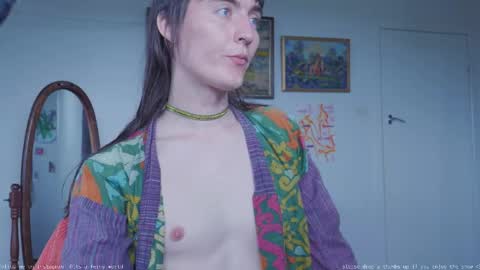 Snapshot of fernydew chatting on 03/05/25, 12:27 Fern next stream 430pm Monday PST online show from 03/05/25, 12:27