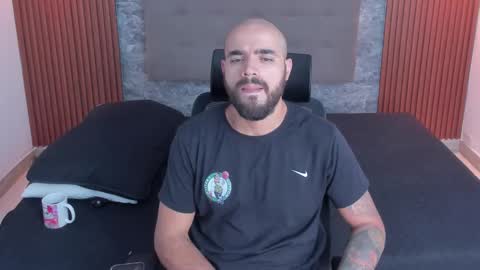 insta ferxx1210 Fercho online show from 10/29/25, 03:20