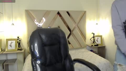 Snapshot of ferphoenix_ chatting on 12/31/24, 03:45 FER PHOENIX online show from 12/31/24, 03:45