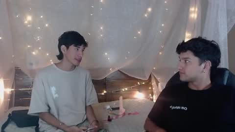 Snapshot of ferphoenix_ chatting on 01/11/25, 04:06 FER PHOENIX online show from 01/11/25, 04:06