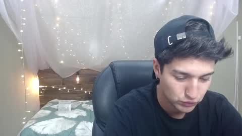 Snapshot of ferphoenix_ chatting on 01/19/25, 03:39 FER PHOENIX online show from 01/19/25, 03:39